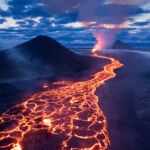 In July 2003, a volcano erupted in Iceland. The lava from the volcano continued to flow out, forming a very spectacular long dragon.