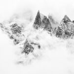 L'aiguille des Deux Aigles sortant de la brume - Jerome Obiols L'aiguille des Deux Aigles sortant de la brume - Jerome Obiols