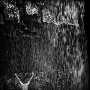 AU FIL DE L'EAU LE TEMPS S'ÉCOULE