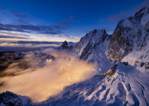Aurore sur le glacier de la Brenva - ©mario colonel.com