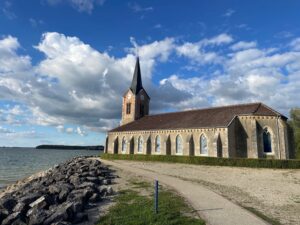 L'église de Champaubert, propriété de Seine Grands Lacs et symbole fort du lac du Der - Seine Grands Lacs